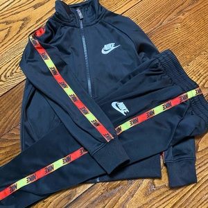 Nike tracksuit 4